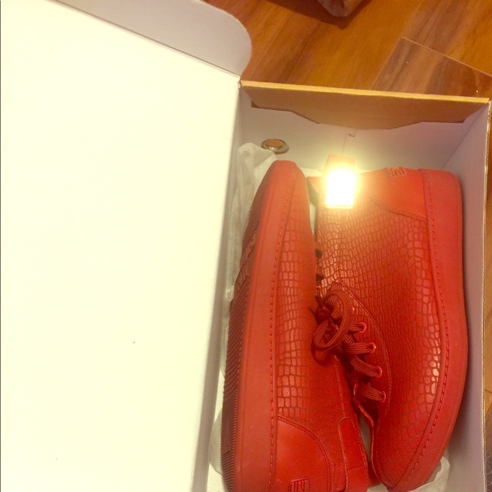 Red casual sneakers